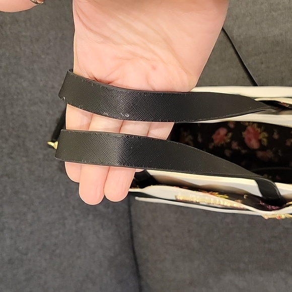 Betsey Johnson Black and White Shoulder Bag - Picture 10 of 12